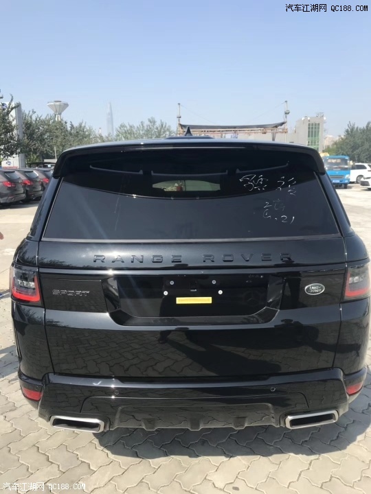 奢华时尚大气18款路虎揽胜运动性能体验