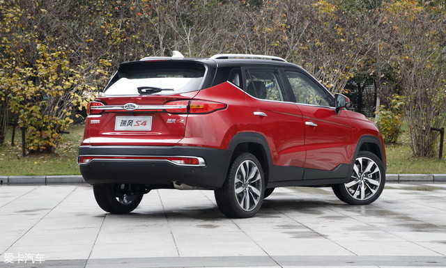 静态体验全新小型都市suv—江淮瑞风s4