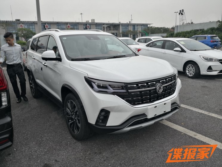 2018广州车展即将开幕 东风风行t7实车