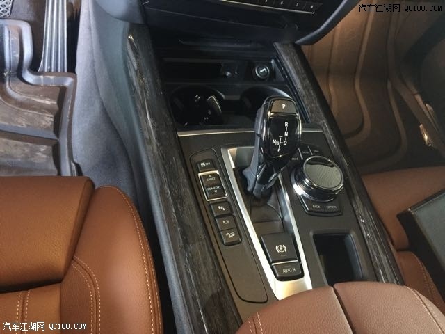 18款宝马X5顶级SUV3.0L豪华舒适评测体验