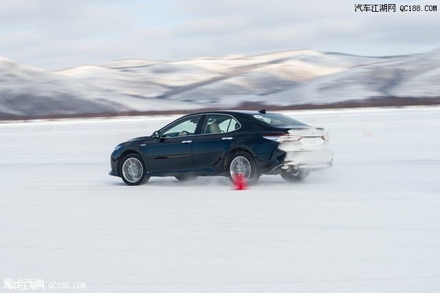 极寒挑战 冰雪试驾体验丰田凯美瑞双擎