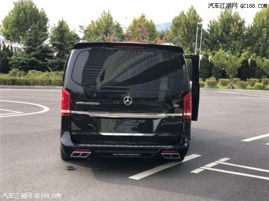 18款奔驰威霆商务车2.0T加长版实拍感受