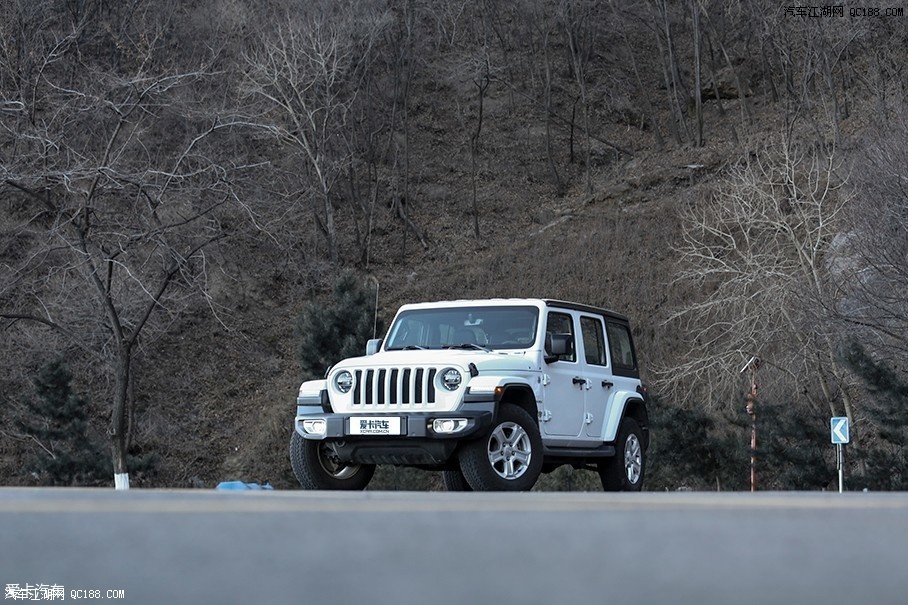 2.0T+8AT版 实测全新Jeep牧马人Sahara