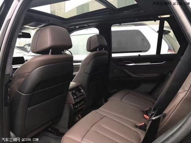 2019款宝马X5 3.0T 306马力SUV现车评测
