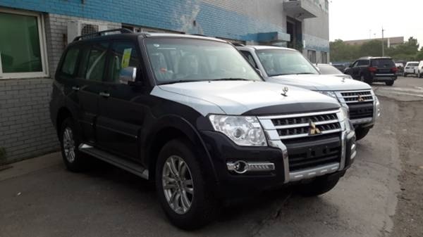 2018款三菱帕杰罗v97 3.8l v6中东版价格