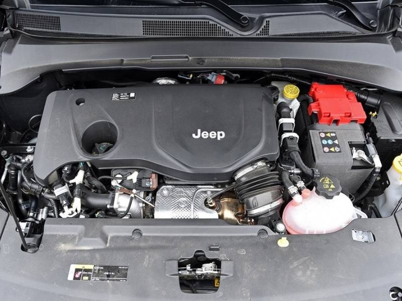搭载新1.3T发动机 Jeep指南者试驾体验