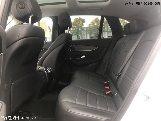 2019款奔驰GLC300墨版2.0T五座SUV试驾体验