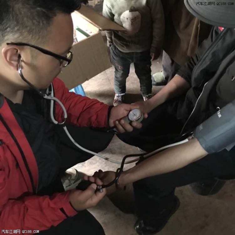 长安CS95梦想体验官程越 行走在西藏的急救箱