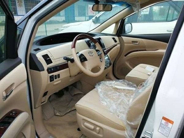 19款丰田普瑞维亚2.4L中东版商务车报价