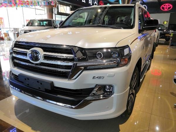2019款丰田陆巡5700七座suv中东版价格