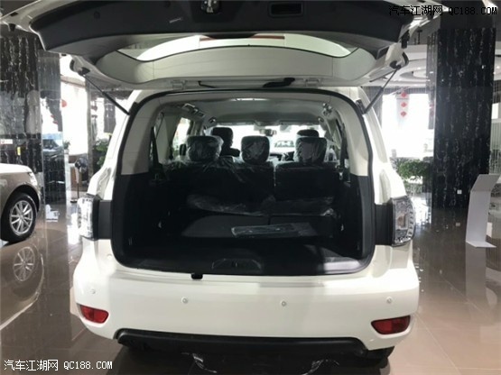 2019款尼桑途乐4.0LXE七座SUV到店实拍