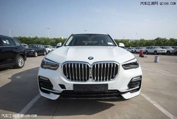 2019款宝马X5M运动版豪华SUV报价及图片