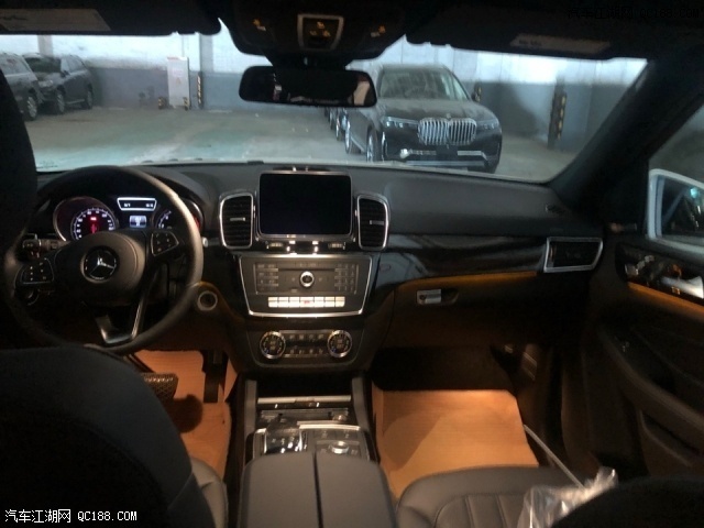 2019款奔驰GLS450 尊贵大气豪华越野SUV