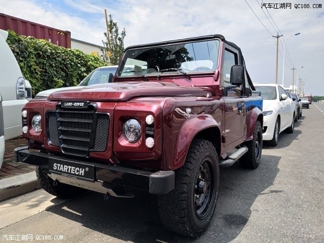 16款路虎卫士90两门柴油经典越野车实拍