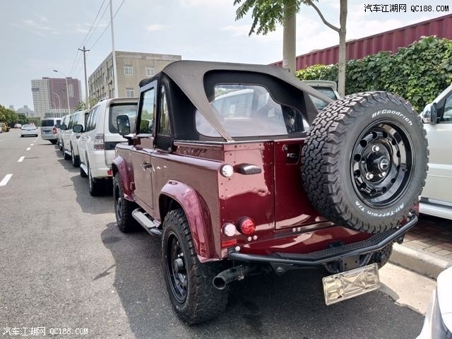 16款路虎卫士90两门柴油经典越野车实拍