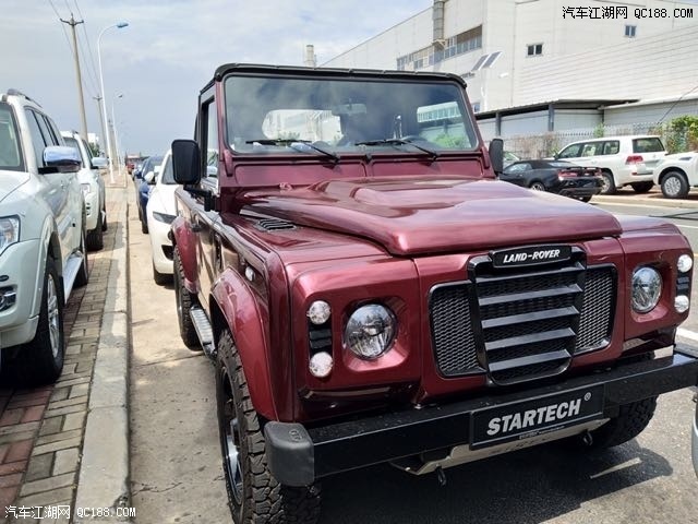 16款路虎卫士90两门柴油经典越野车实拍