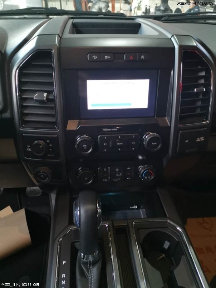 全新设计2019款福特猛禽f150实拍图解