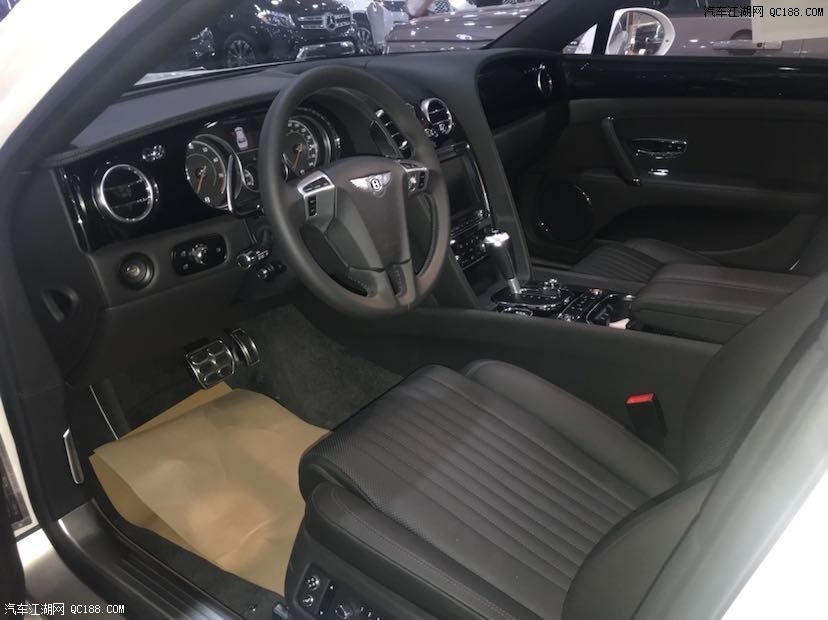 2019全新进口款宾利飞驰V8S 4.0T霸气十足