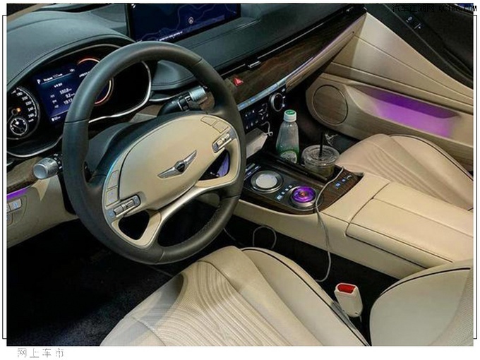 定位中大型轿车捷尼赛思g80实车街拍