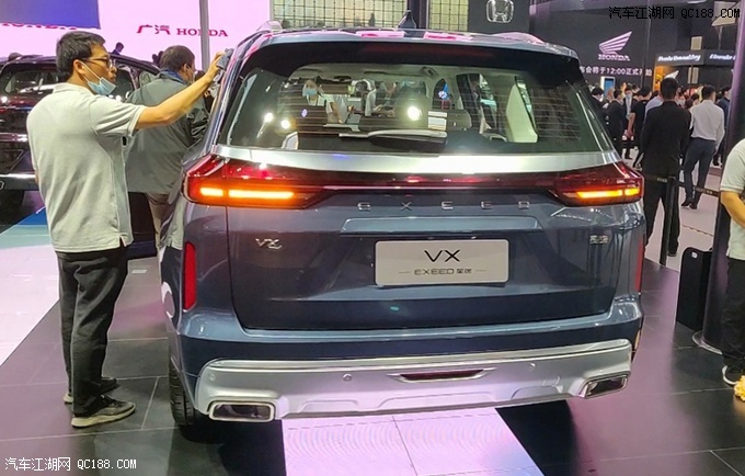 配备双12.3英寸连屏 星途VX旗舰SUV预售 