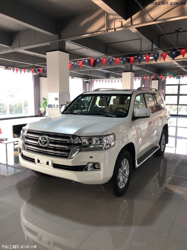 2020款酷路泽4000gxr两气遥启倒影现车