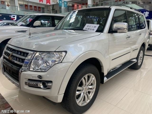 2020款中东版三菱帕杰罗v97四驱实车解析