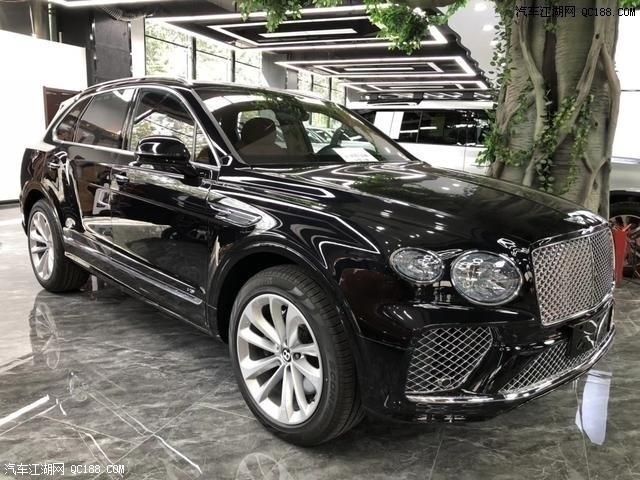 2021款宾利添越4.0 v8天津港现车优惠价