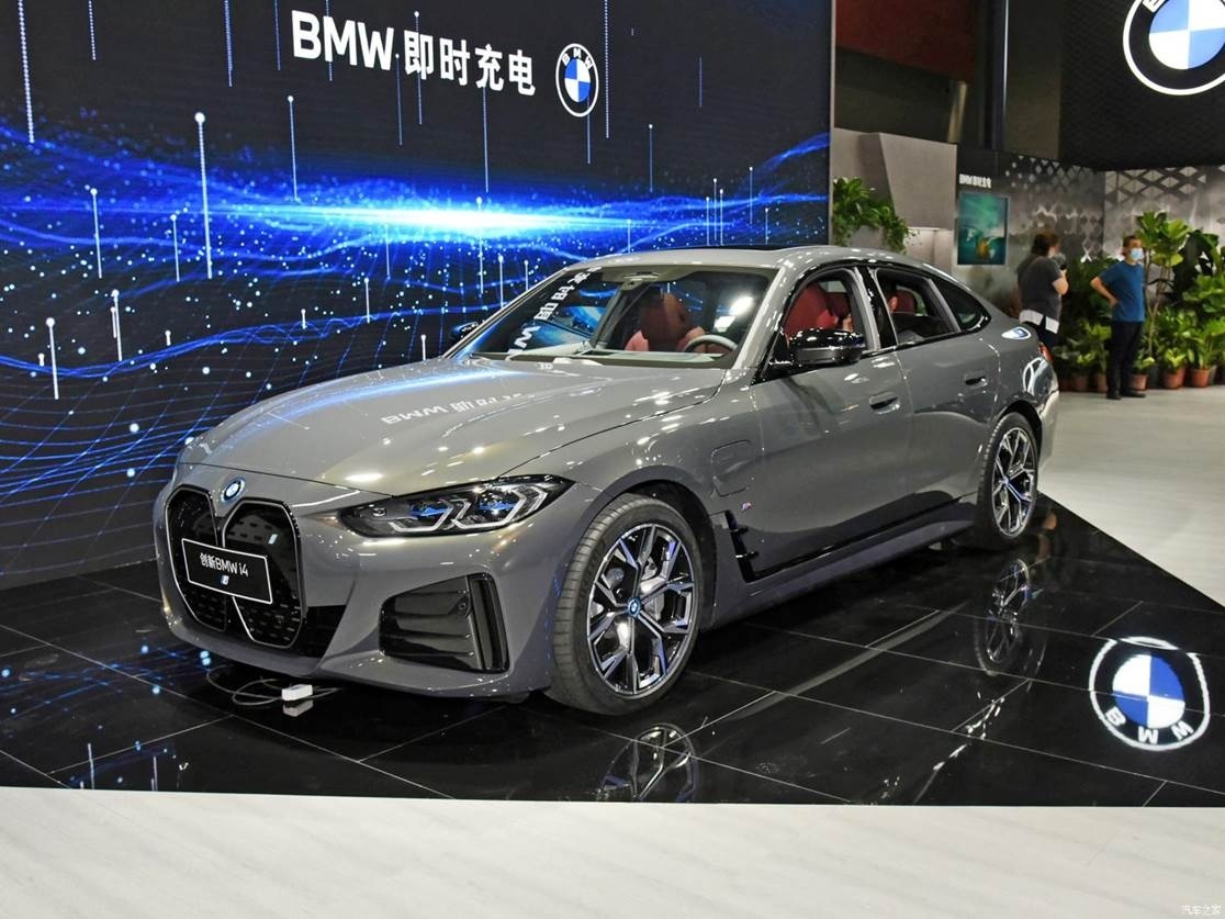 纯电动中型车型——宝马i4于2022年上市_汽车江湖