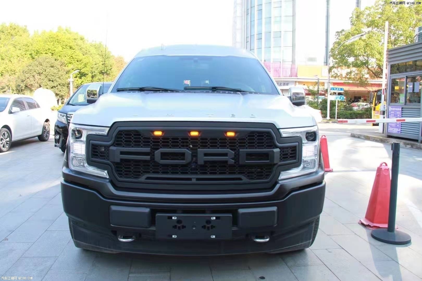 高顶福特f150勇猛者商务车到店体验感受