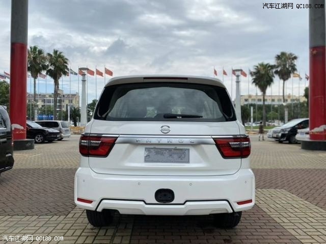 新款日产尼桑途乐y6240实车到店图解