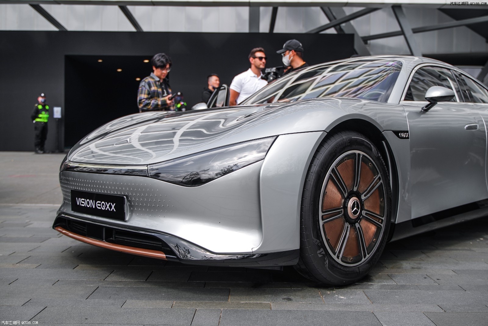 未来就在眼前 奔驰EQXX概念车前沿科技
