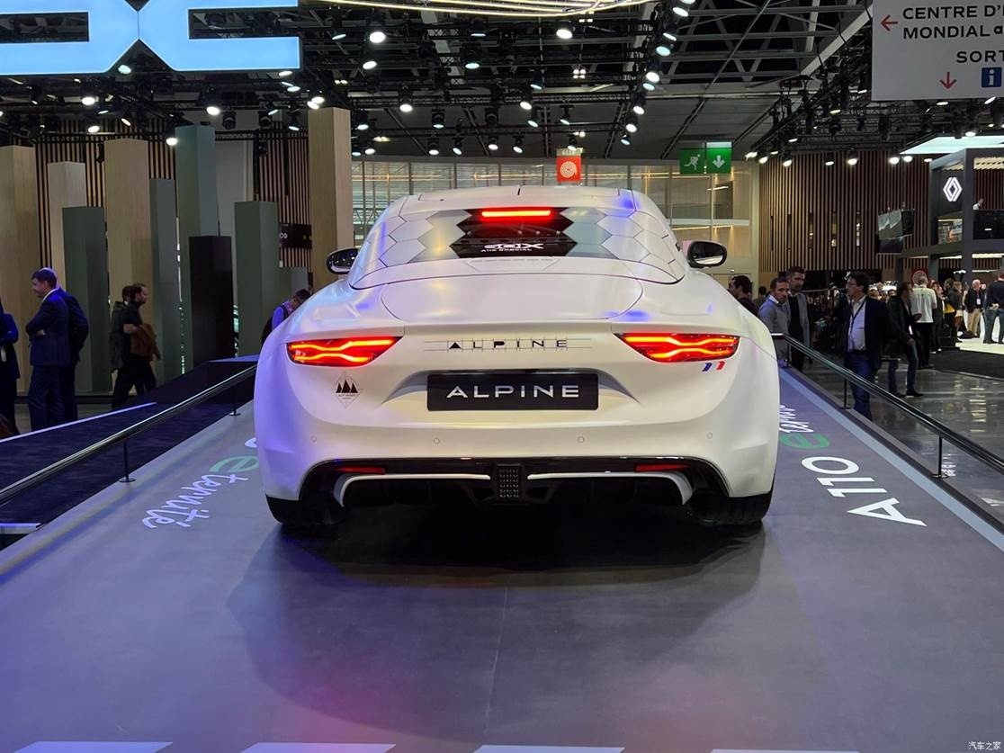 Alpine旗下A110 E-ternité概念车型亮相