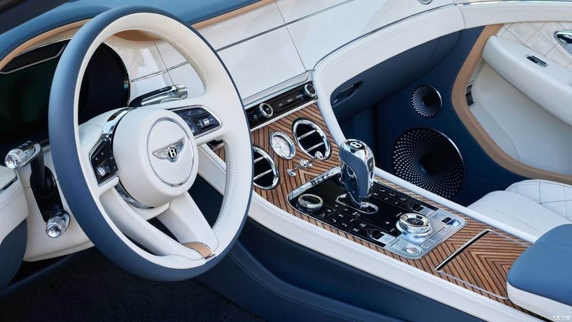 欧陆GT敞篷版Mulliner Riviera定制车型