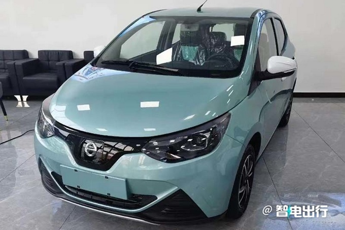 雷诺江铃纯电轿车EV2命名为“小麒麟”