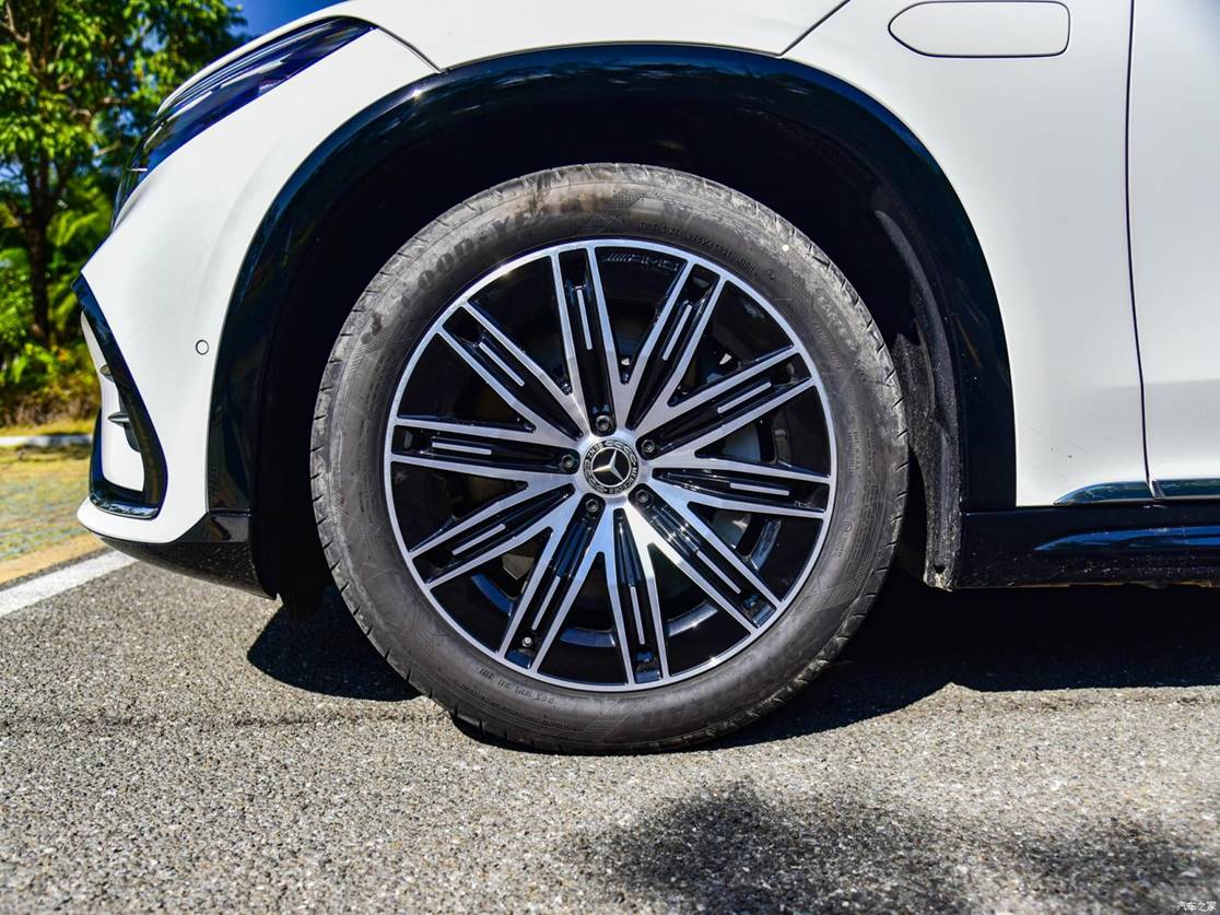 奔驰EQS SUV 于2月21日国内发布并上市