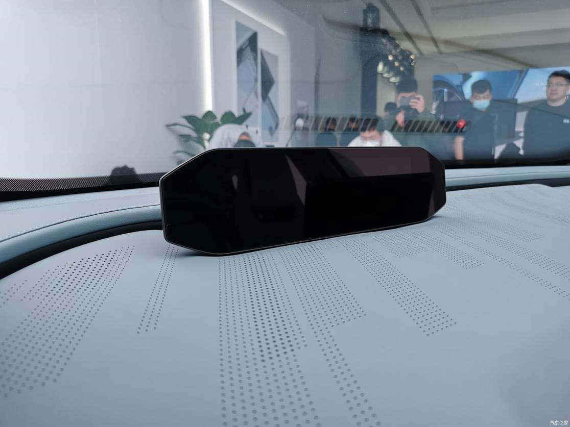 埃安纯电动车型AION Hyper GT内饰亮相