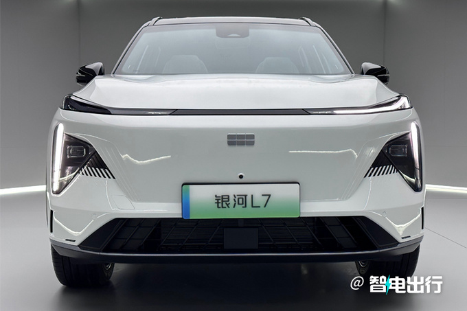 吉利银河L7亮相并接受预订 二季度交付
