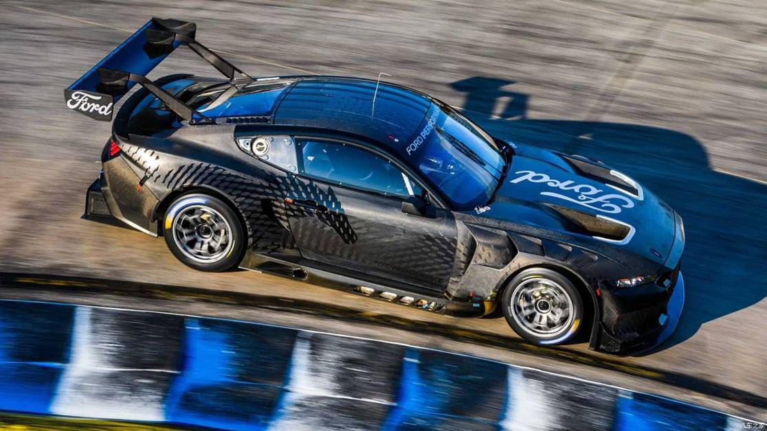 福特全新Mustang GT3赛车官图 再次升级