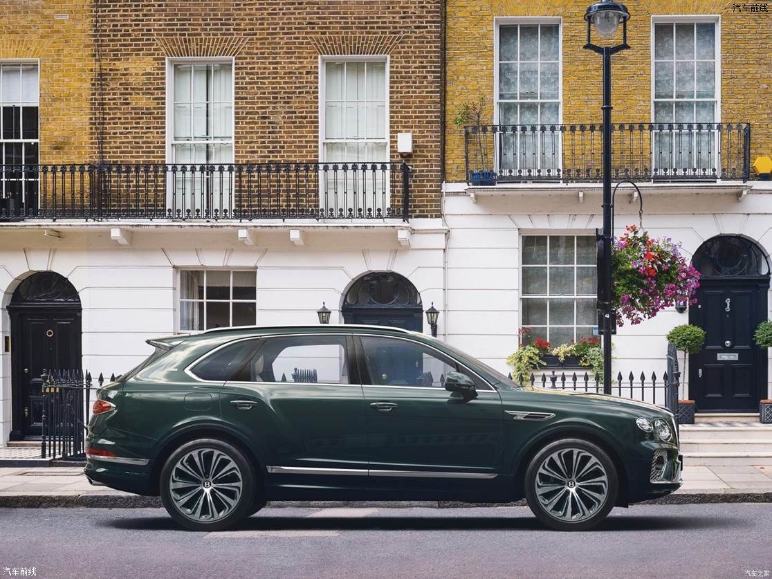  Խ 2022 4.0T V8 The Savile Row