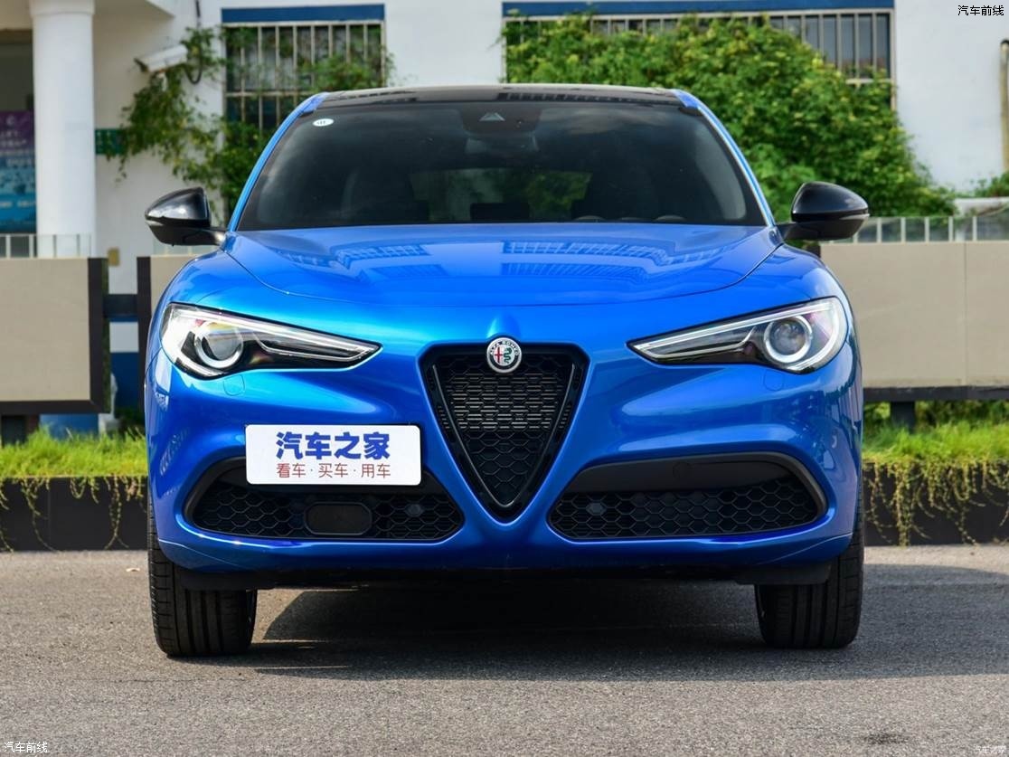 ŷ Stelvio 2022 2.0T 280HP Veloce