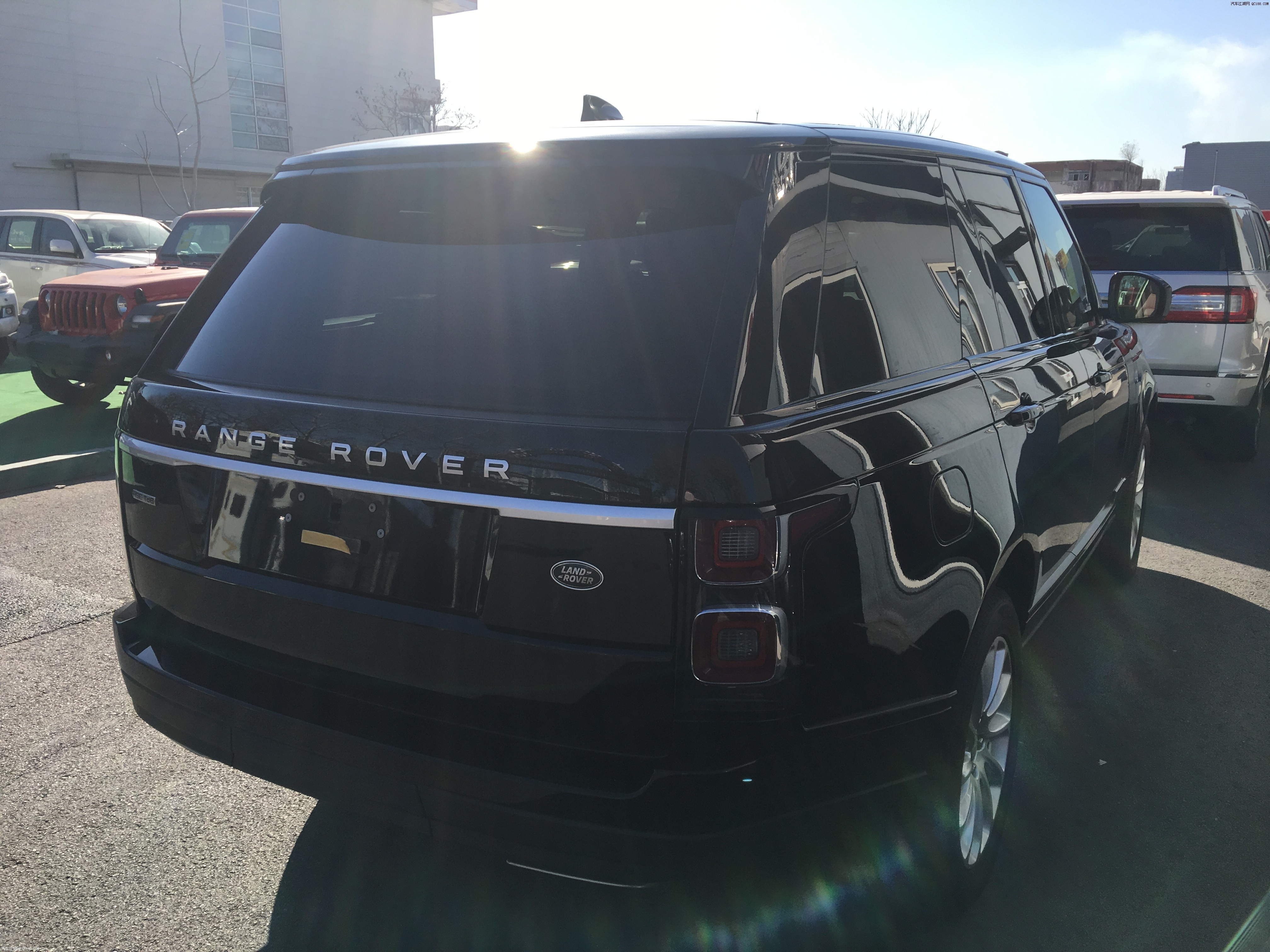 2020款路虎揽胜行政3.0t柴油hse实拍图