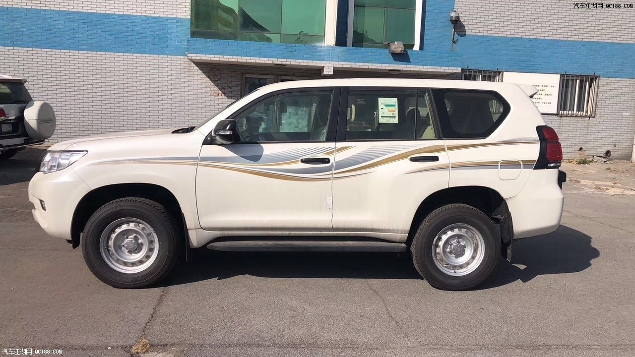 近日获悉,2020款丰田霸道2700现车到店,天津现车销售九气囊外挂最新