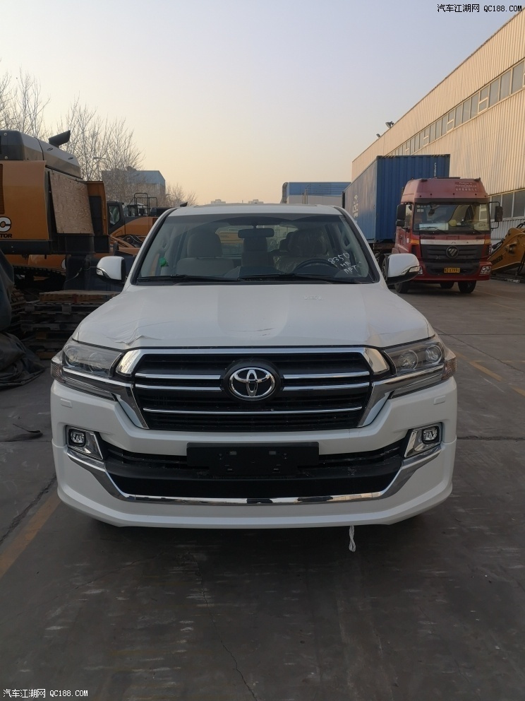 20款丰田酷路泽4000极致越野车依旧霸气