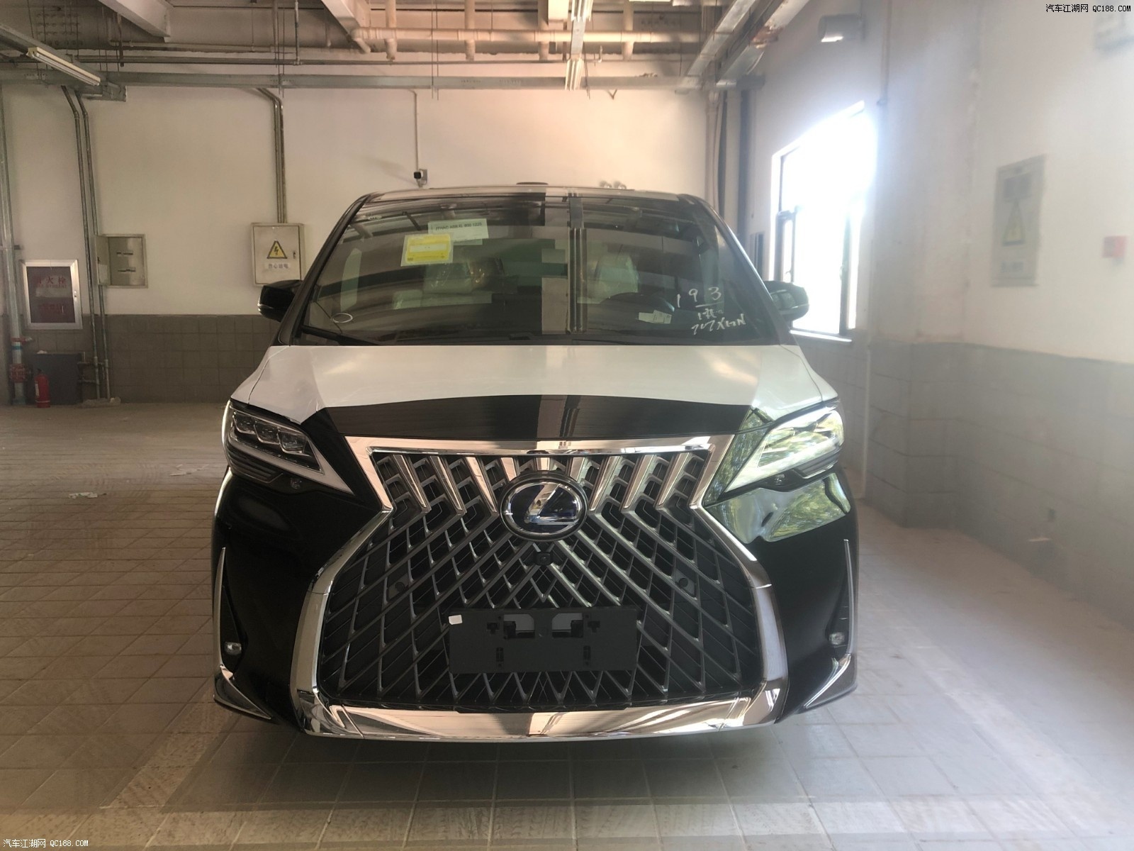 2020款全新丰田雷克萨斯lm300实拍图解