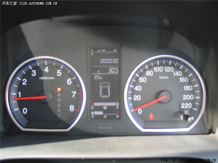 验收完发动车,路码表显示已行驶30公里,还加满了油.怠速很低哟.