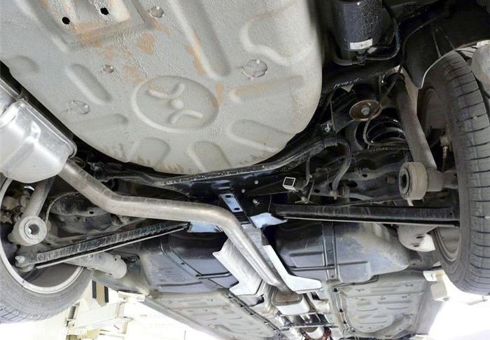 荣威750首保作业及车眉贴完成效果