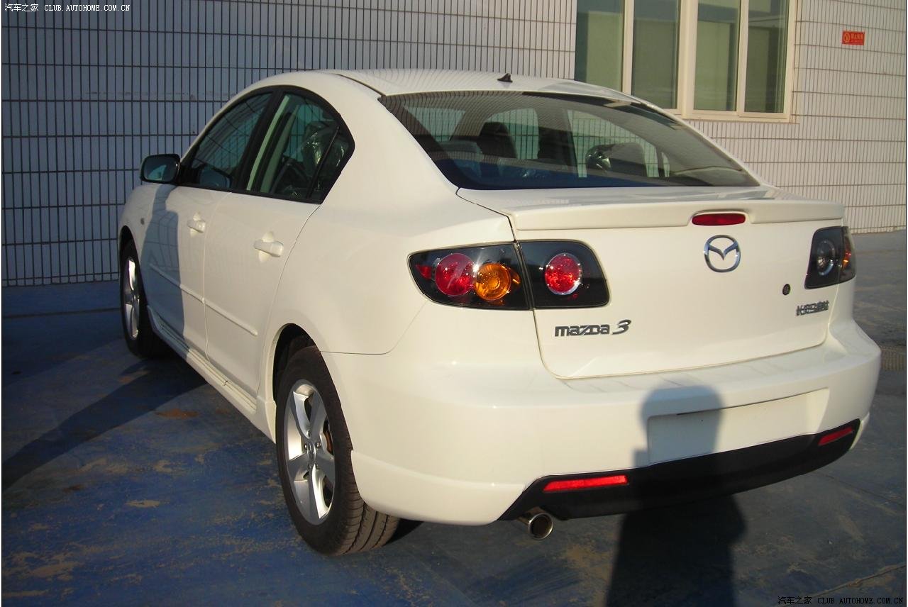 北京的冬日的午后,4s店门口的马2 ,这岗站的,相当的敬业啊