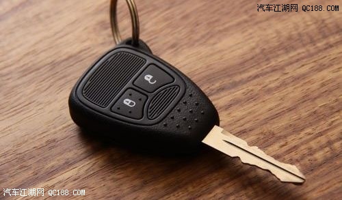 一见钟情!超预算-购外红内黑道奇酷博