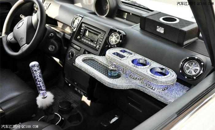 崇尚低调的华丽 酷熊水晶内饰大片解析