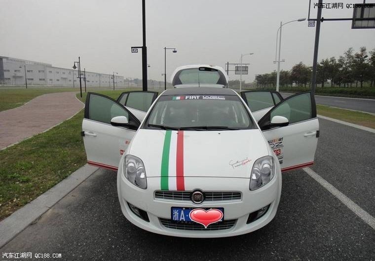 超帅/炫酷!提菲亚特博悦大秀车体拉花